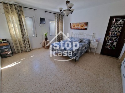 Casa en venta en Montemayor, Entrada Del Pueblo, con 4 dormitorios, baño, aseo, trastero, 2 balcones y 2 terrazas