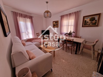 Piso en venta en Fernan Nuñez, Cerca Del Ambulatorio, con 3 dormitorios, baño y balcón