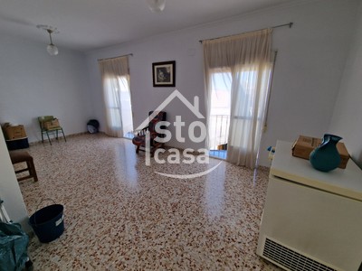 Casa en venta en Fernan Nuñez, Zona Baja, con 7 dormitorios, baño, trastero, 2 balcones y 2 terrazas