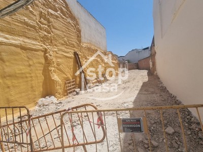 Solar en venta en Fernan Nuñez, Cercana A Calle Principal
