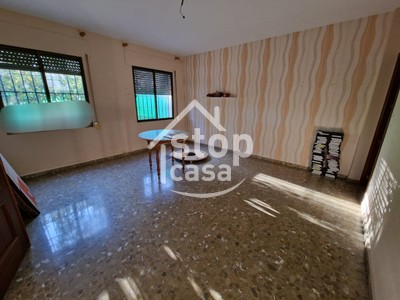 Casa en venta en La Rambla, Cerca De Colegios, con 3 dormitorios, 2 baños, trastero y 3 terrazas