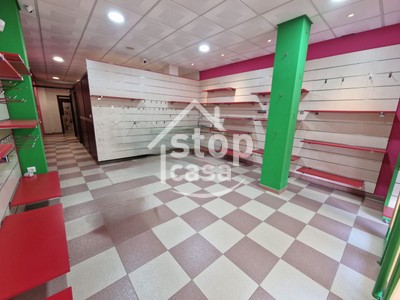 Locales en alquiler en Fernan Nuñez, Zona Alta, con baño