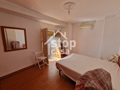 Casa en venta en Fernan Nuñez, Zona Centro, con 4 dormitorios y 2 baños