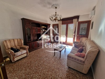 Piso en venta en Fernan Nuñez, Zona Alta, con 3 dormitorios, 2 baños, trastero, 3 balcones y 2 terrazas