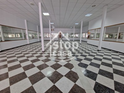 Locales en venta en La Rambla, Zona Comercial, con 2 aseos
