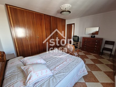 Casa en venta en Montilla, Cerca De La Estación, con 3 dormitorios, baño y 2 terrazas