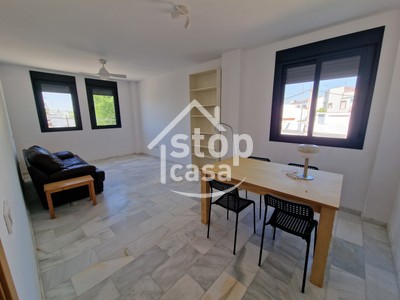 Piso en alquiler en Santa Cruz, Entrada Al Pueblo, con 3 dormitorios, 2 baños y terraza