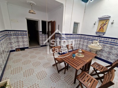 Casa en venta en Fernan Nuñez, Zona Baja, con 3 dormitorios, 2 baños, plaza de garaje, trastero, 2 balcones y 5 terrazas