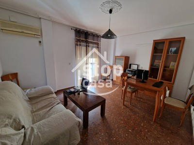 Piso en venta en Fernan Nuñez, Calle Principal, con 3 dormitorios, baño, trastero, 2 balcones y 2 terrazas