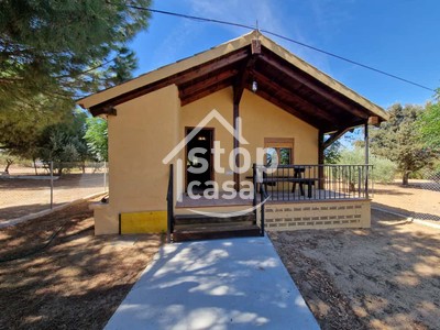 Casa rústica en alquiler en Montemayor, Cerca De La Cooperativa, con 2 dormitorios, baño, plaza de garaje, terraza y terreno