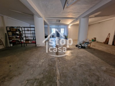 Locales en venta en Fernan Nuñez, Zona Alta, con aseo