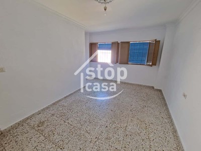 HABITACIÓN ENCIMA LAVADERO