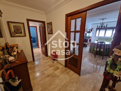 Piso en venta en Fernan Nuñez, Zona Centro, con 4 dormitorios, baño, aseo, trastero y balcón