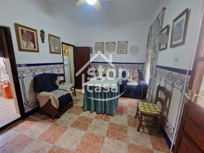Casa en venta en Fernan Nuñez, Zona Alta, con 5 dormitorios, 2 baños, trastero, 2 balcones y 3 terrazas