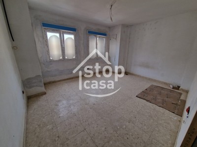Piso en venta en Fernan Nuñez, En El Centro, con 4 dormitorios y 2 baños