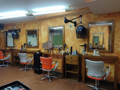 Locales en venta en Berango, Santa Ana, con baño