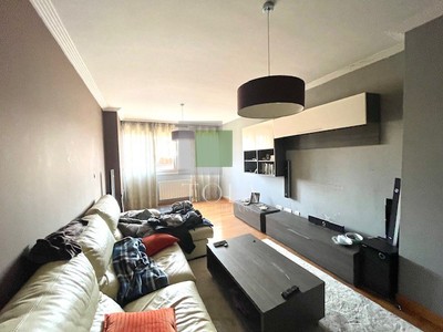 Piso en venta en Gatika, con 3 dormitorios, 2 baños y plaza de garaje