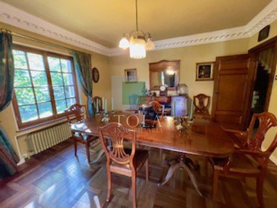 Piso en venta en Leioa, con 5 dormitorios, 3 baños y plaza de garaje