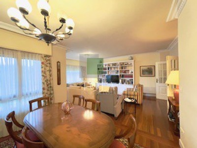 Piso en venta en Berango, con 2 dormitorios, 2 baños, plaza de garaje, trastero y terraza