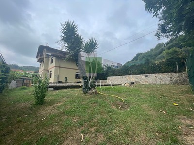 Piso en venta en Urduliz, con 3 dormitorios y 2 baños