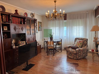 Piso en venta en Gorliz, con 3 dormitorios, baño, aseo, plaza de garaje, balcón y terraza