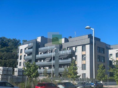 Piso en venta en Urduliz, con 3 dormitorios, 2 baños, plaza de garaje, trastero y 2 terrazas