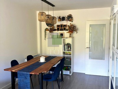 Piso en venta en Urduliz, con 3 dormitorios, 2 baños, 2 plazas de garaje, trastero y terraza