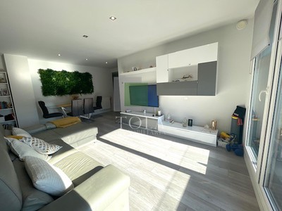 Piso en venta en Urduliz, con 2 dormitorios, 2 baños, plaza de garaje, trastero y terraza