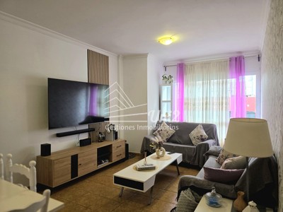 Piso en venta en Santa Lucía De Tirajana, Vecindario Norte, Cruce De Sardina, con 3 dormitorios, 2 baños y plaza de garaje