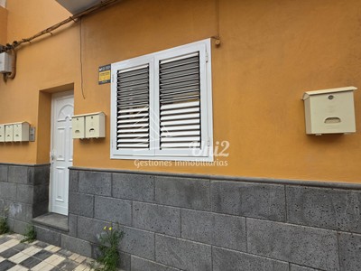 Piso en venta en Aguimes, con 1 dormitorio y baño