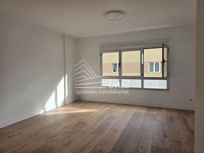 Piso en venta en Santa Lucía De Tirajana, Vecindario, con 3 dormitorios, 2 baños, plaza de garaje y trastero