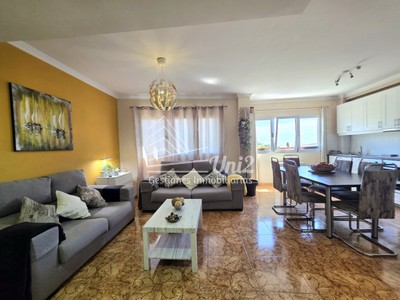 Piso en venta en Aguimes, Cruce De Arinaga, con 3 dormitorios, baño, plaza de garaje y trastero