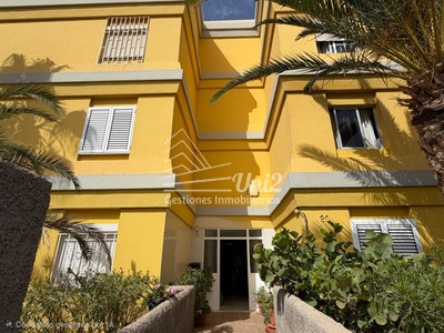 Piso en venta en San Bartolomé De Tirajana, San Fernando De Maspalomas, con 3 dormitorios, baño, plaza de garaje y trastero