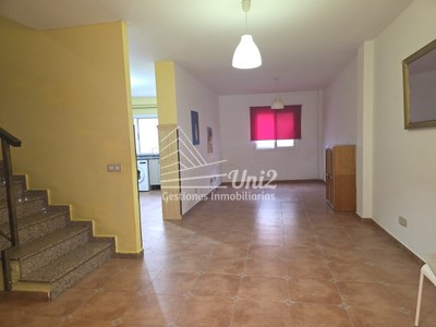 Duplex en venta en Ingenio, Carrizal, con 3 dormitorios, 2 baños, plaza de garaje y terraza