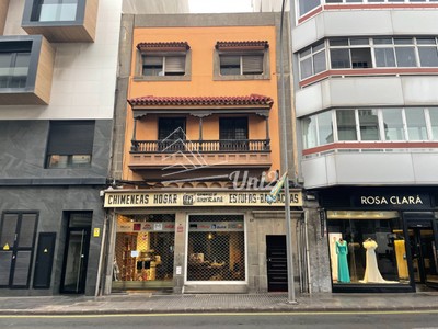 Piso en venta en Las Palmas De Gran Canaria, con 3 dormitorios, 2 baños, trastero y terraza