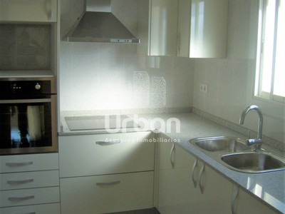 Piso en venta en Zaragoza, San Jose, con 3 dormitorios y baño