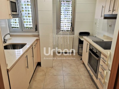 Piso en venta en Zaragoza, Universidad, con 2 dormitorios y baño