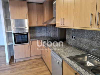 Piso en venta en San Carlos De La Rapita, con 3 dormitorios, 2 baños, plaza de garaje y terraza