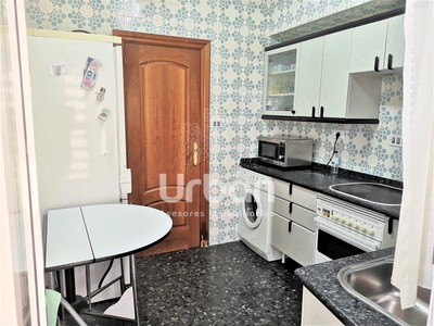 Piso en alquiler en Zaragoza, Romareda, con 3 dormitorios, 2 baños, plaza de garaje y balcón