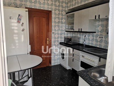 Piso en venta en Zaragoza, Romareda, con 3 dormitorios, 2 baños, plaza de garaje, balcón y terraza