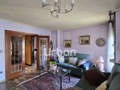 Piso en venta en Zaragoza, Delicias, con 4 dormitorios, 2 baños, plaza de garaje y balcón