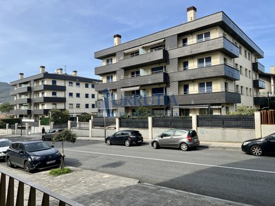 Piso en venta en Bakio, Playa, con 3 dormitorios, 2 baños, plaza de garaje, trastero, balcón y terraza