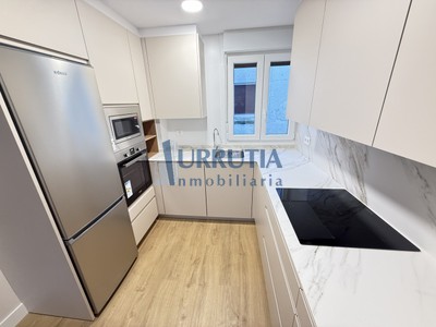Piso en alquiler en Mungia, con 2 dormitorios, 2 baños, balcón y terraza