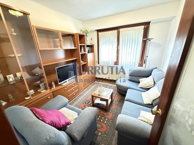 Piso en venta en Mungia, Karmelo Etxegarai, con 3 dormitorios y baño