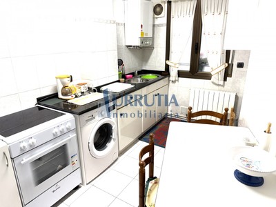 Piso en venta en Mungia, Karmelo Etxegarai, con 3 dormitorios y baño