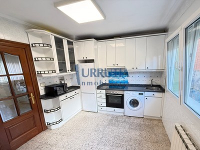 Piso en venta en Mungia, Estacion, con 3 dormitorios, 2 baños, trastero, balcón y terraza