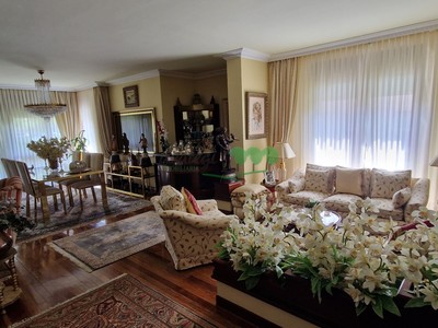 Piso en venta en Algorta, con 3 dormitorios, 2 baños, plaza de garaje y trastero