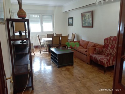 Piso en venta en Algorta, con 3 dormitorios, 2 baños, plaza de garaje, trastero y terraza