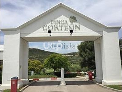 Apartamento en venta en Casares, Casares Costa, con 2 dormitorios, 2 baños, plaza de garaje y balcón