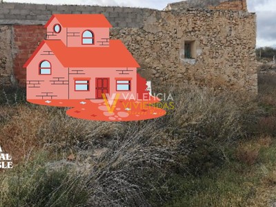 Chalet en venta en Lliria, Les Mallaes, con 1 dormitorio, baño, plaza de garaje y terreno
